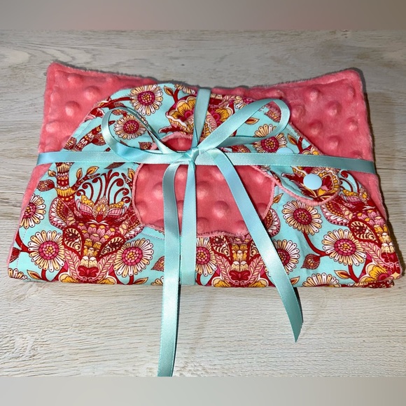 NEW 🪡 Handmade Pretty in Pink Bucks Bib & Burp Cloth - Handmade Baby Gift Set - Picture 8 of 8